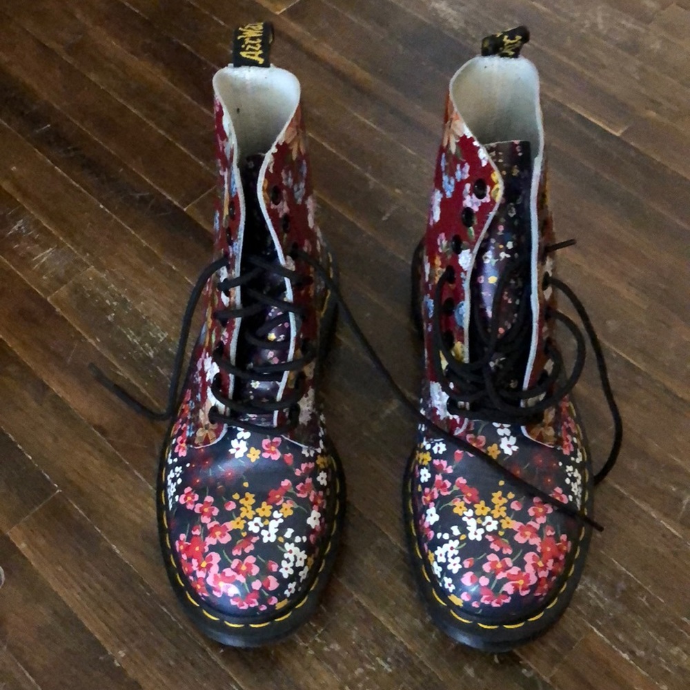 Dr. Marten Flower Boots